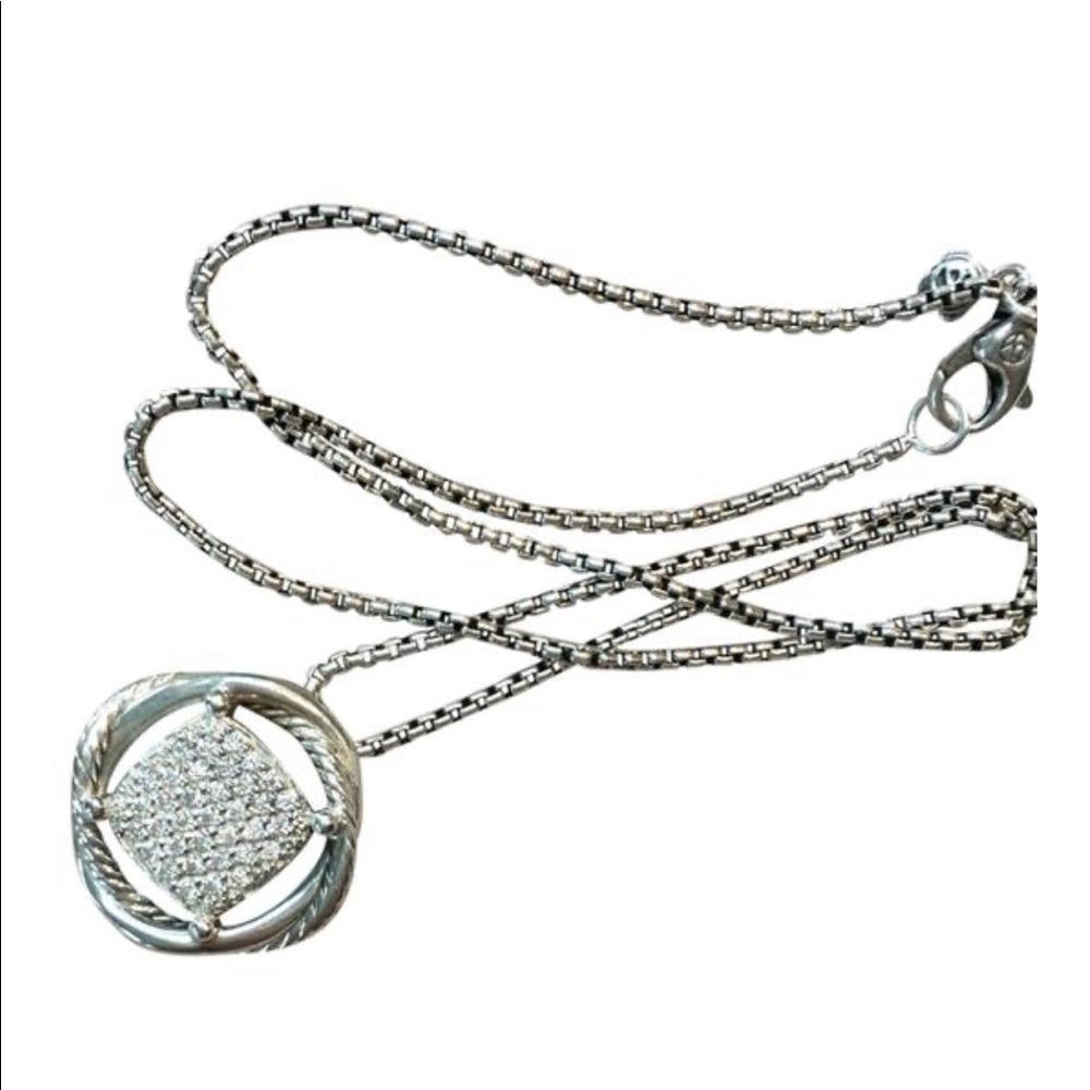 David yurman    23mm infinity Diamond necklace
